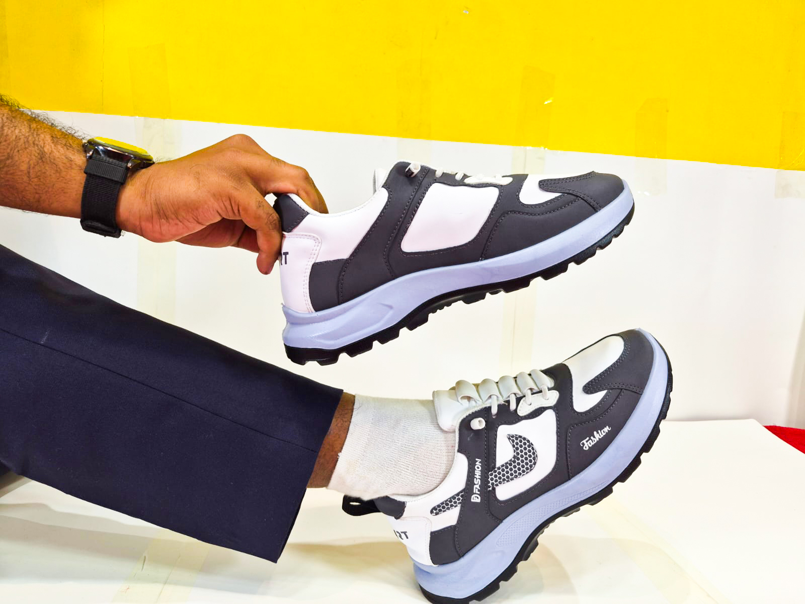 Men’s Casual Sports Sneakers – Premium Comfort Edition