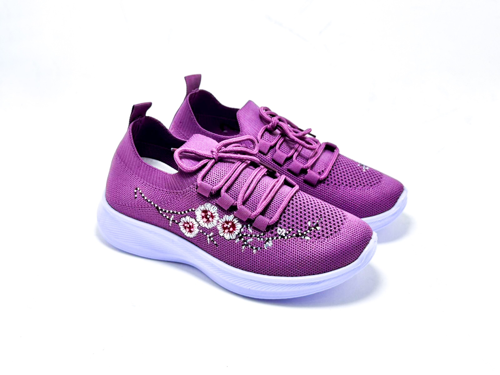 L175 Ladies Flower Design Soft Sneakers – China Imported
